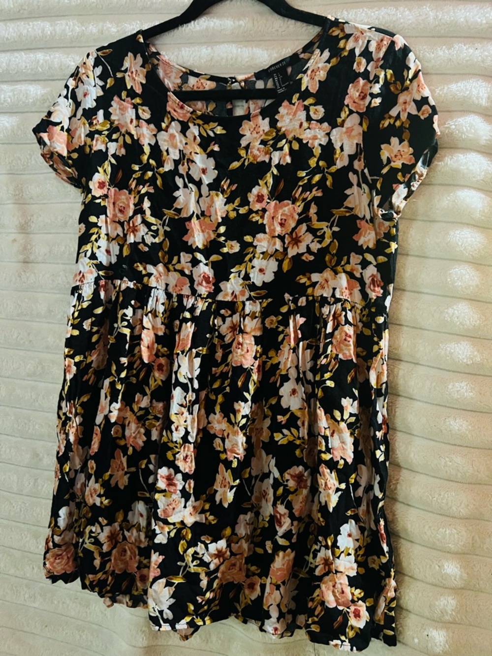 Forever 21 juniors Black Floral Short Sleeve Babydoll Dress